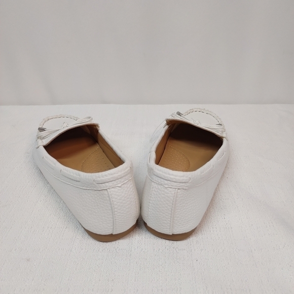 Cushion Walk by Avon Women's White Slip-On Loafers Size 6 NWOT - Picture 4 of 9
